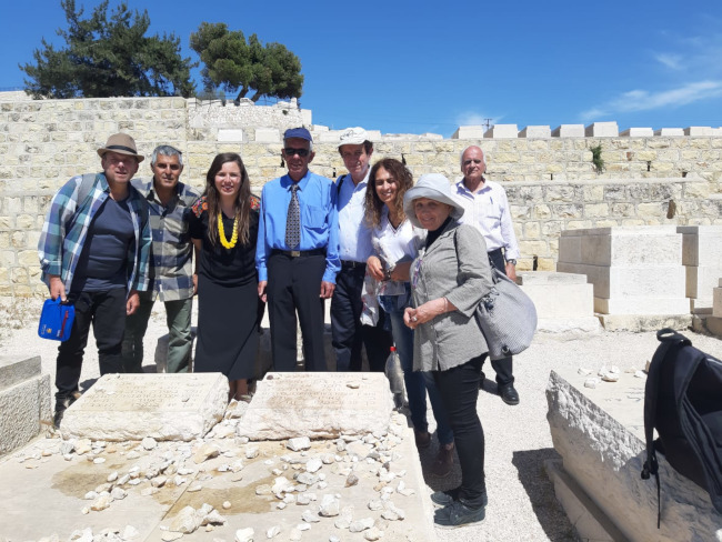 At the graves of Feinstein and Barazani
